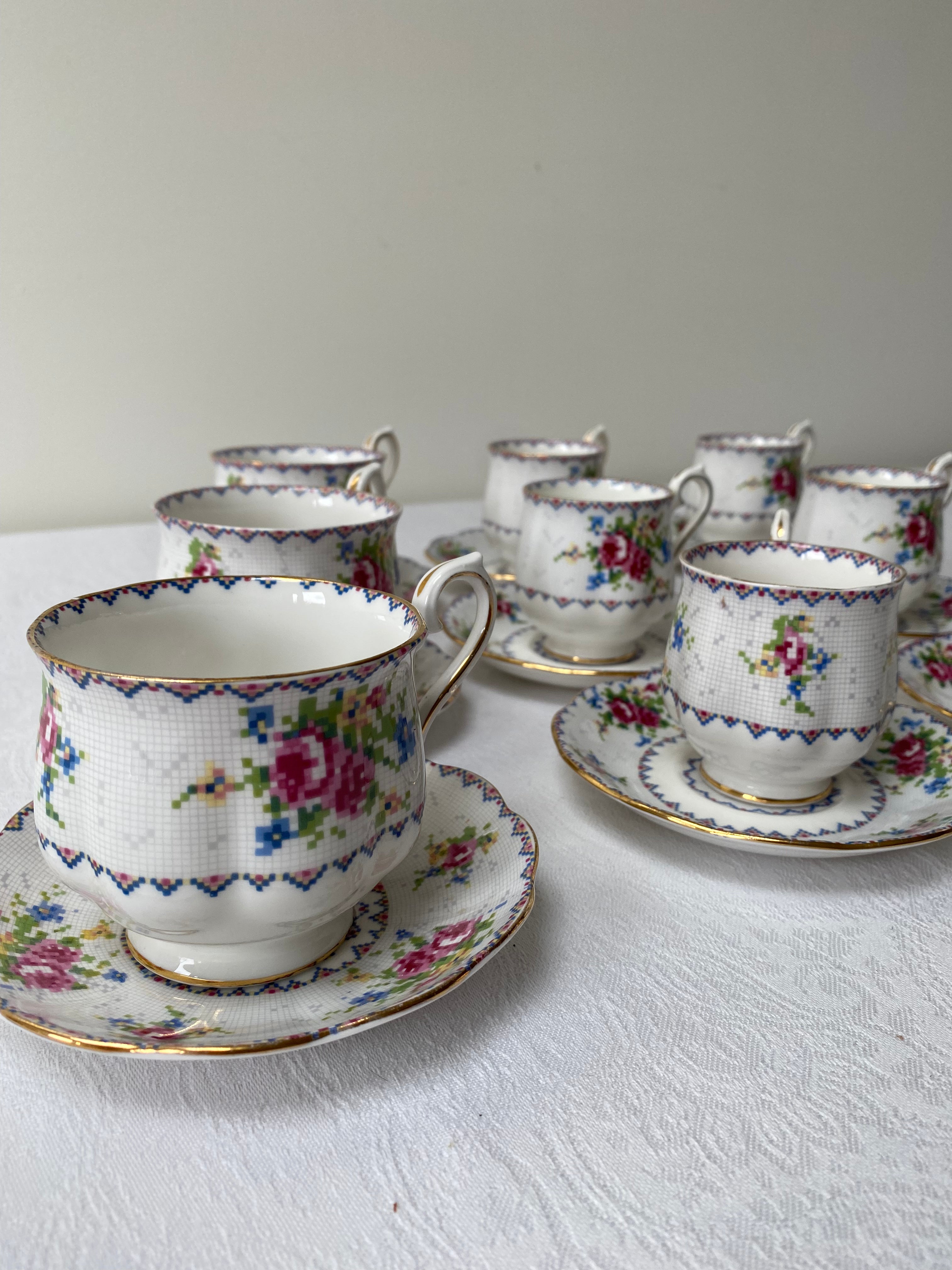 Royal Albert Petit Point China collectie